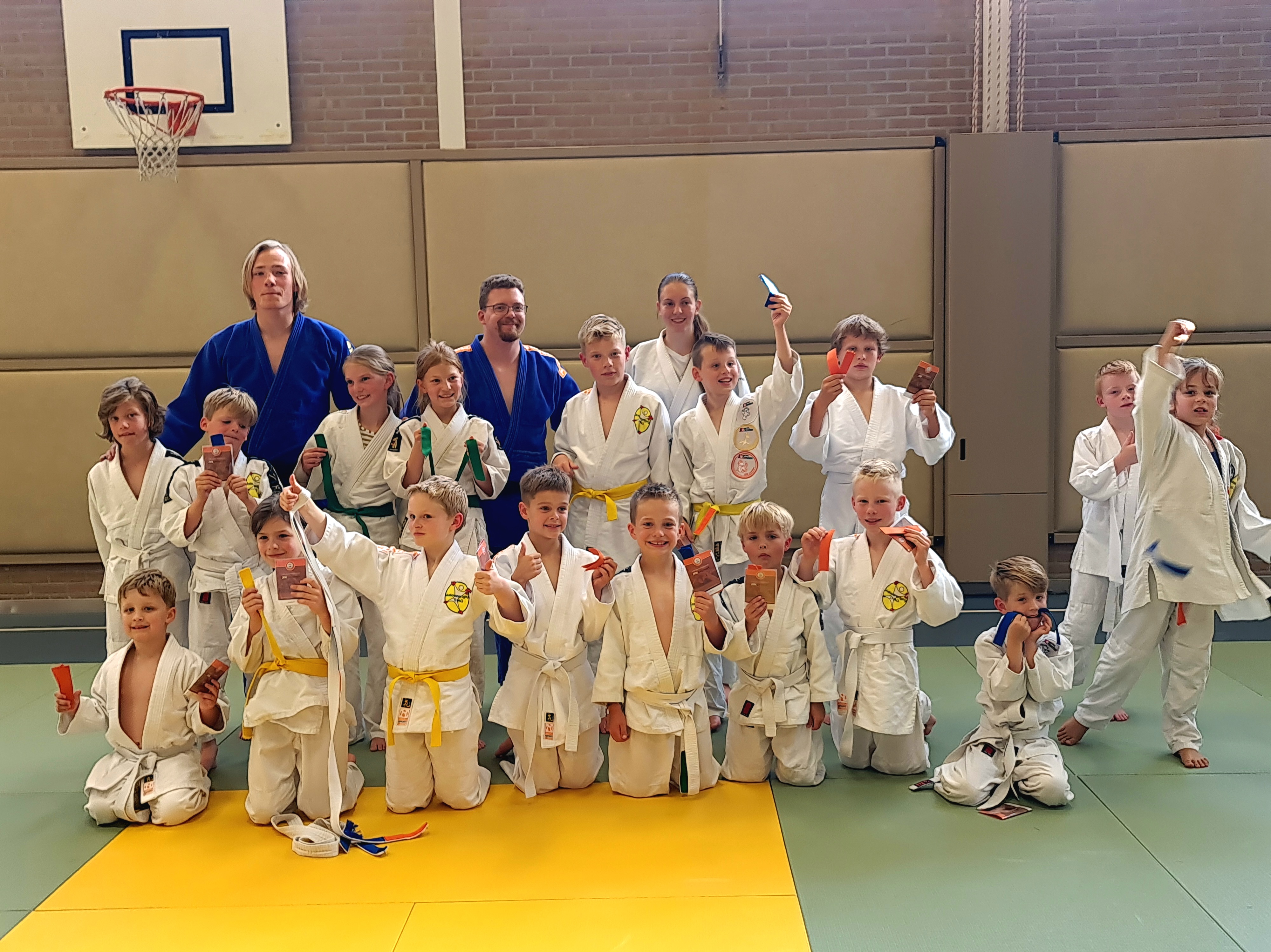 Bruine band voor Isa Den Ottolander