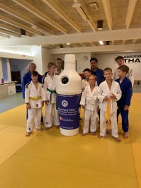 Lege flesjes en blikjes inlveren bij de judo!